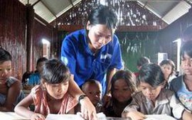 Sơ kết dự án 600 trí thức trẻ làm Phó Chủ tịch xã nghèo